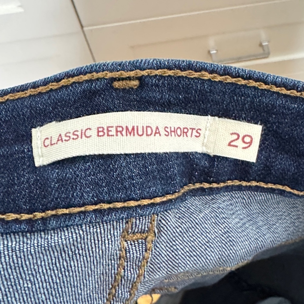 Levi’s Dark Blue Denim Classic Bermuda Shorts size 29 - Picture 5 of 9